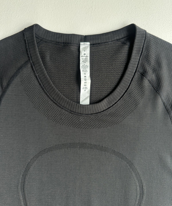Swiftly Tech Short Sleeve Shirt in Black — preloved Lululemon