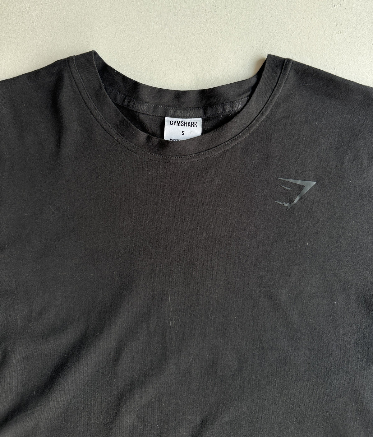 Crest T-Shirt in Black — preloved Gymshark