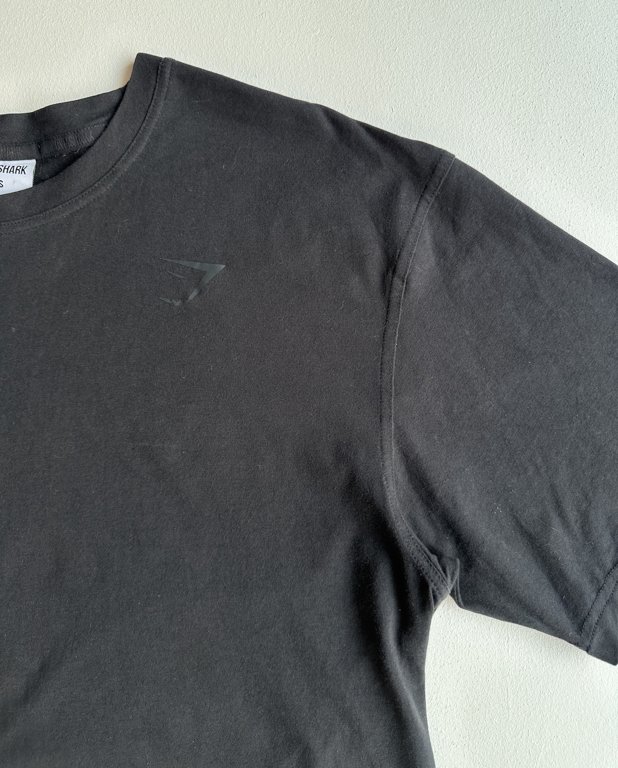 Crest T-Shirt in Black — preloved Gymshark