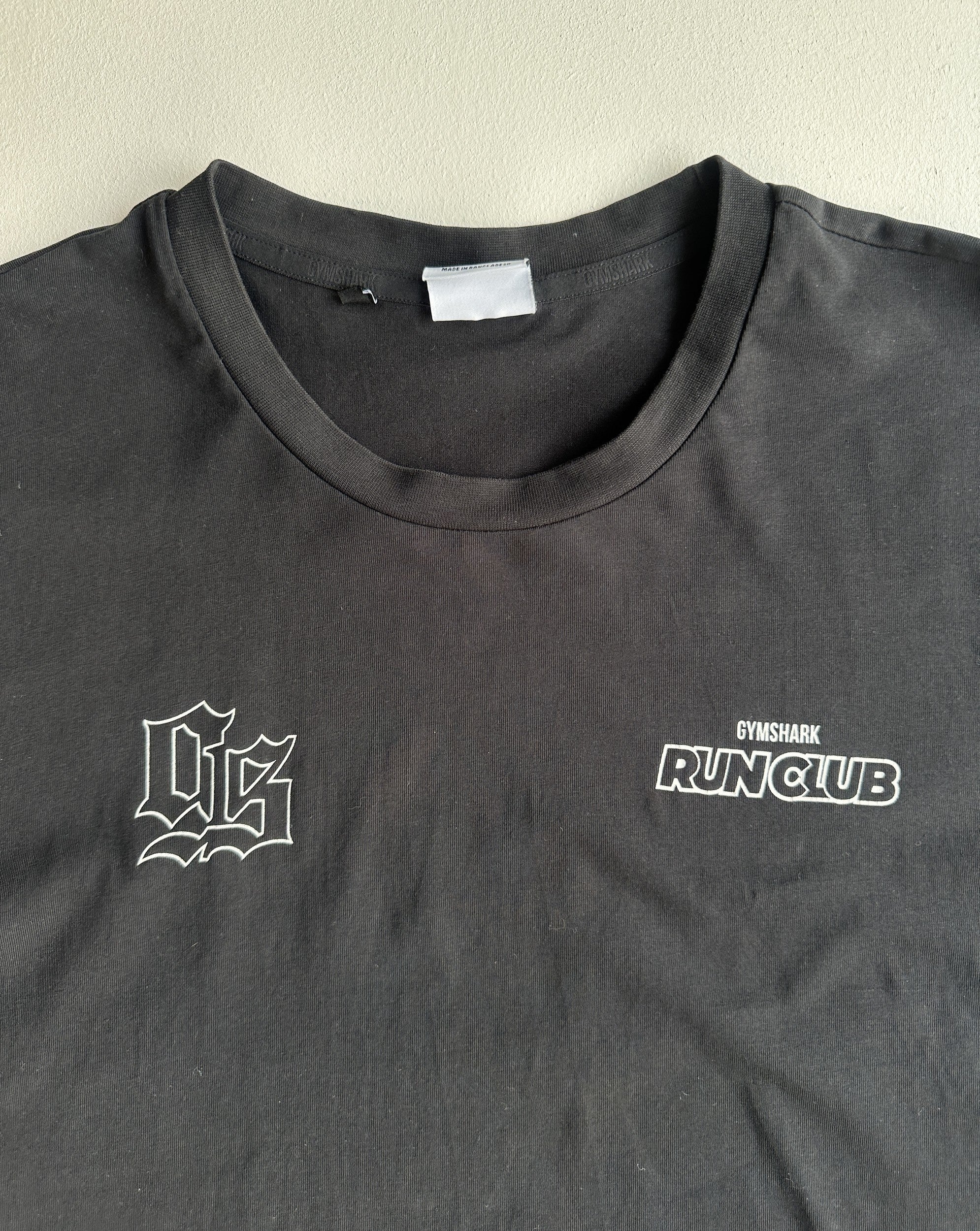 Gymshark Running Graphic T-Shirt in Black — preloved Gymshark