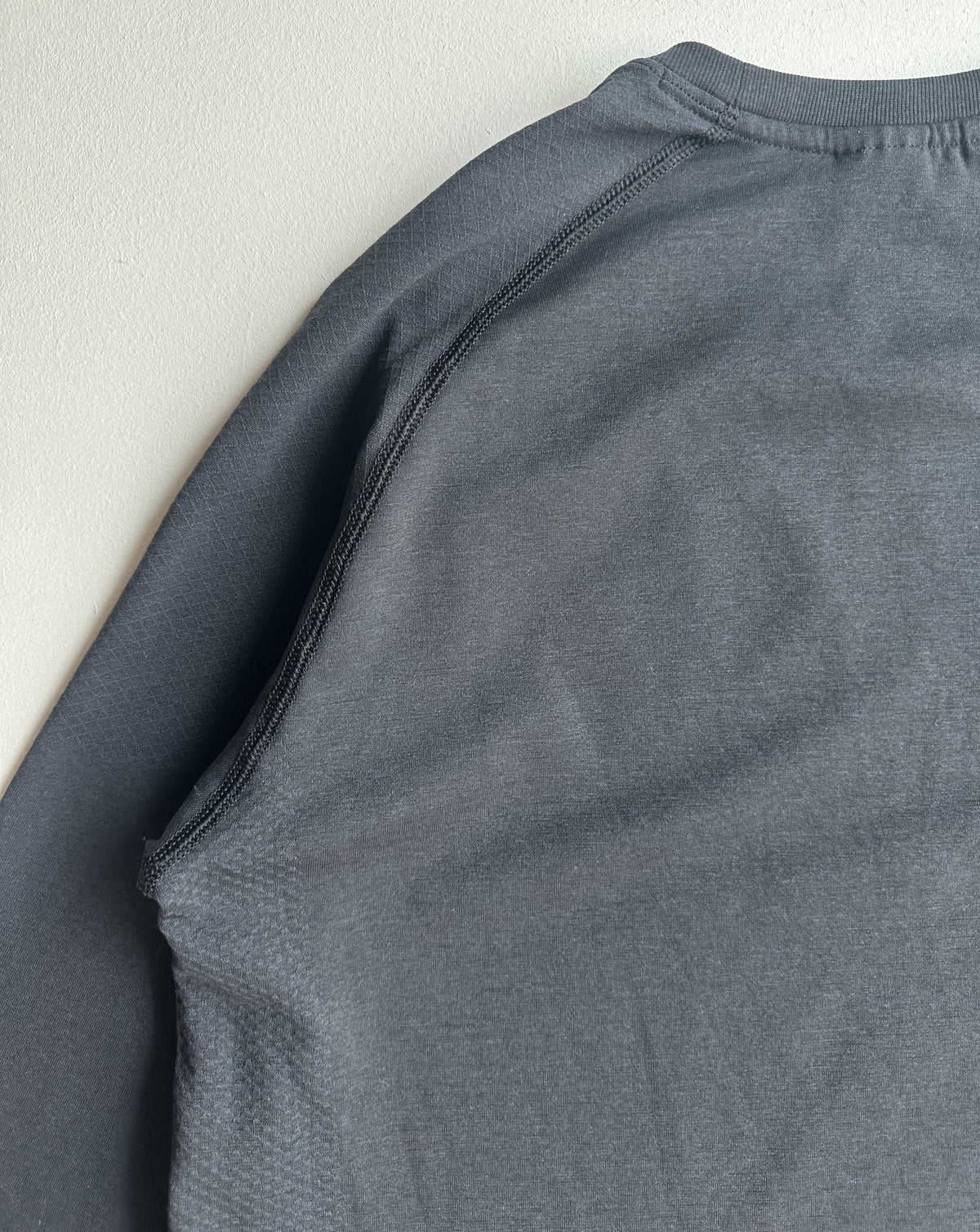 Arrival Long Sleeve T-Shirt in Black — preloved Gymshark