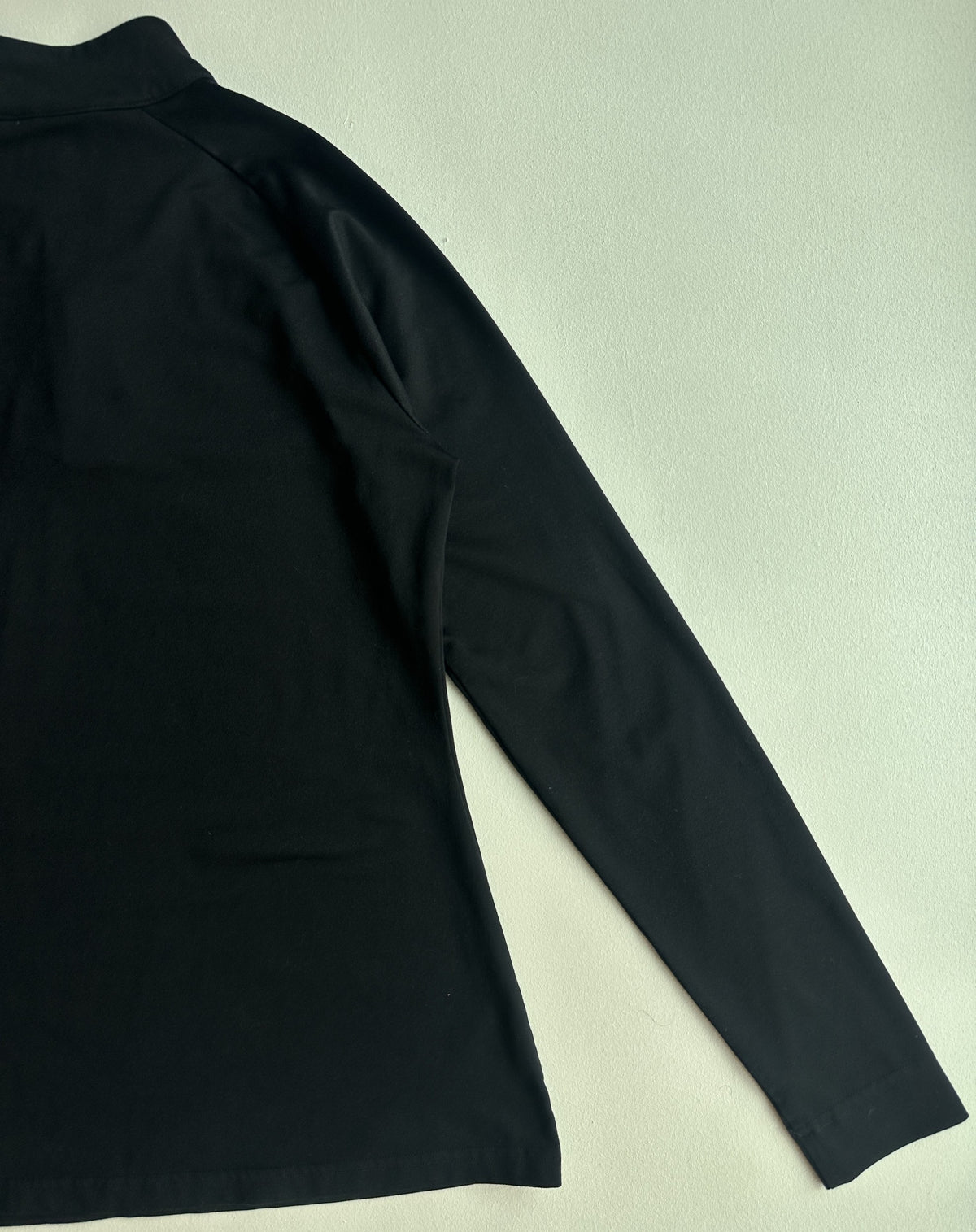 Arrival 1/4 Zip Pullover in Black — preloved Gymshark