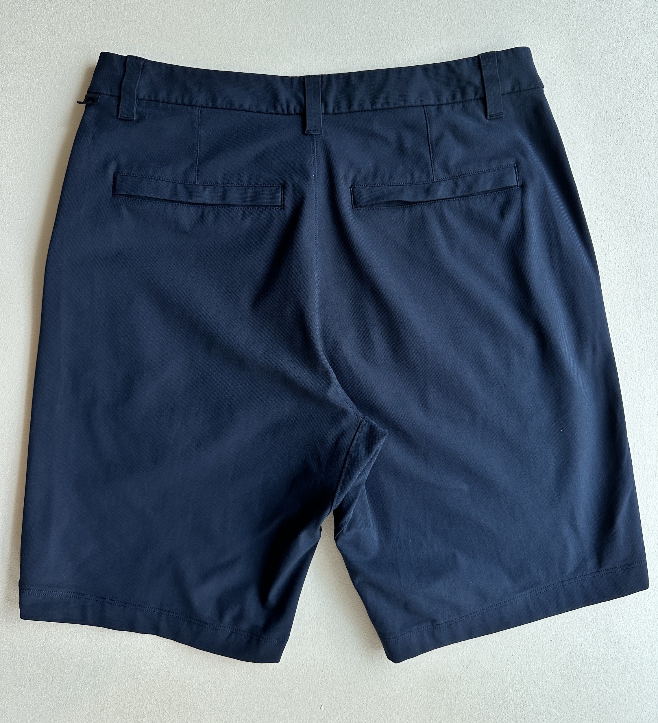 Commission Shorts in Trim Navy — preloved Lululemon