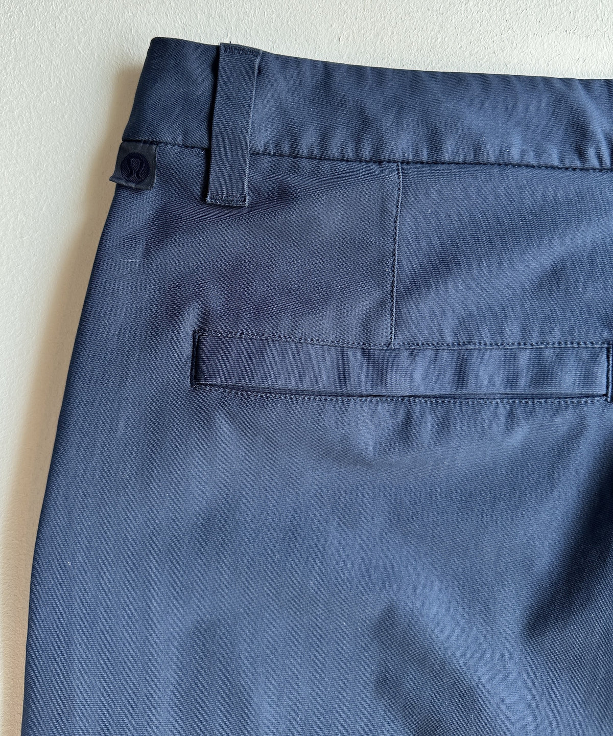 Commission Shorts in Trim Navy — preloved Lululemon