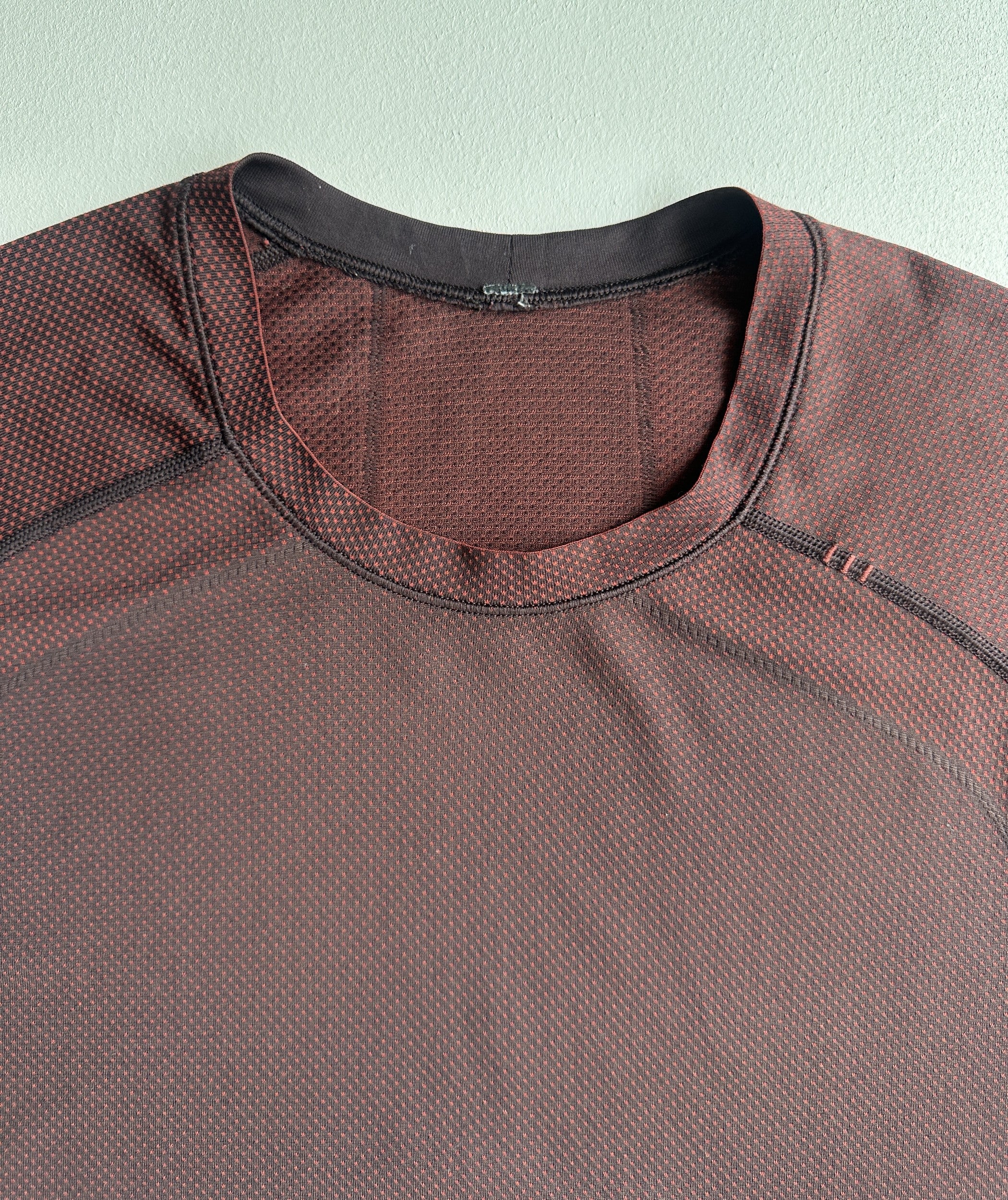 Metal Vent Tech Short Sleeve Shirt in Magma — preloved Lululemon