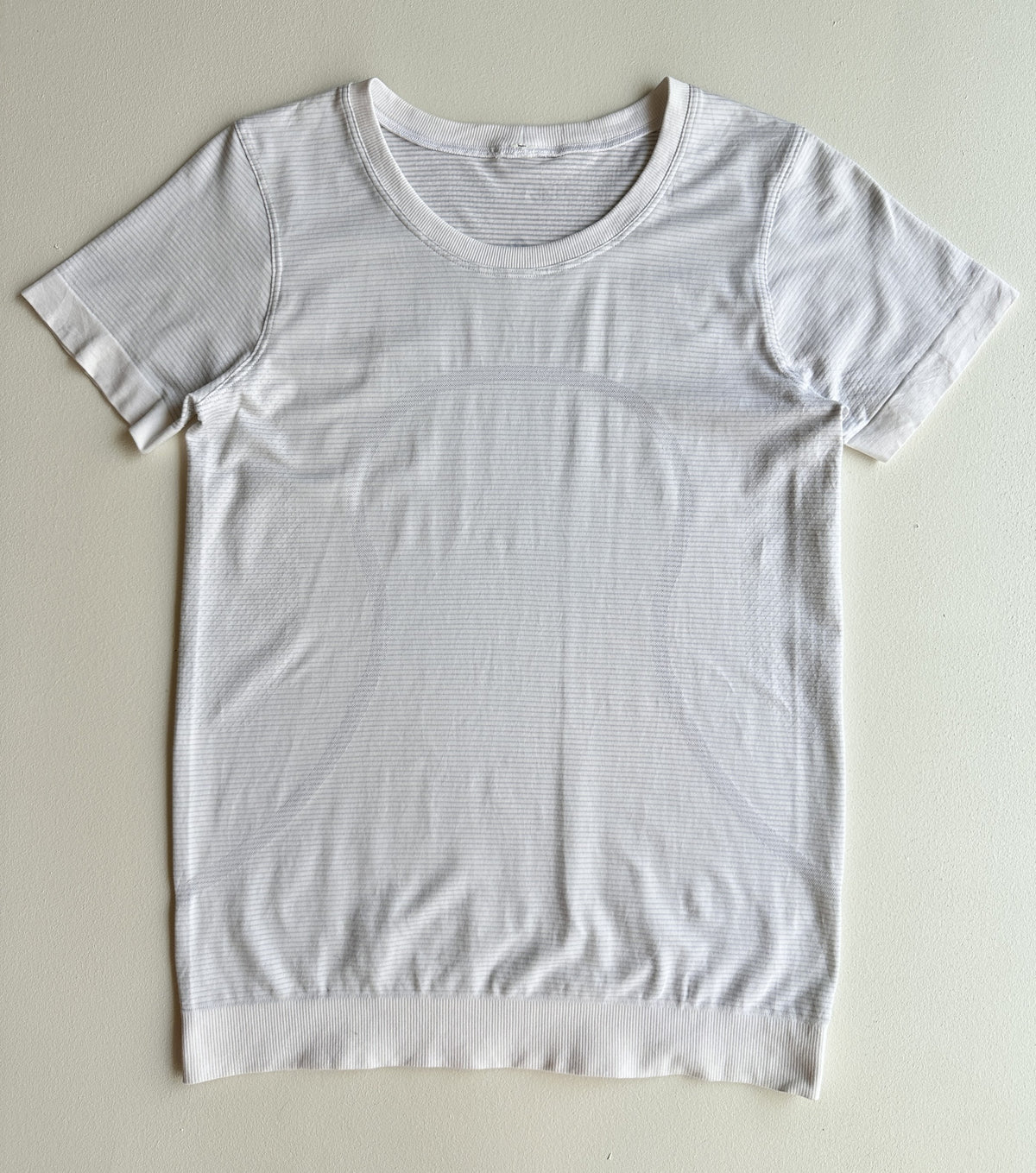 Tier Swiftly Tech Short Sleeve Top in Heather White — preloved Lululemon