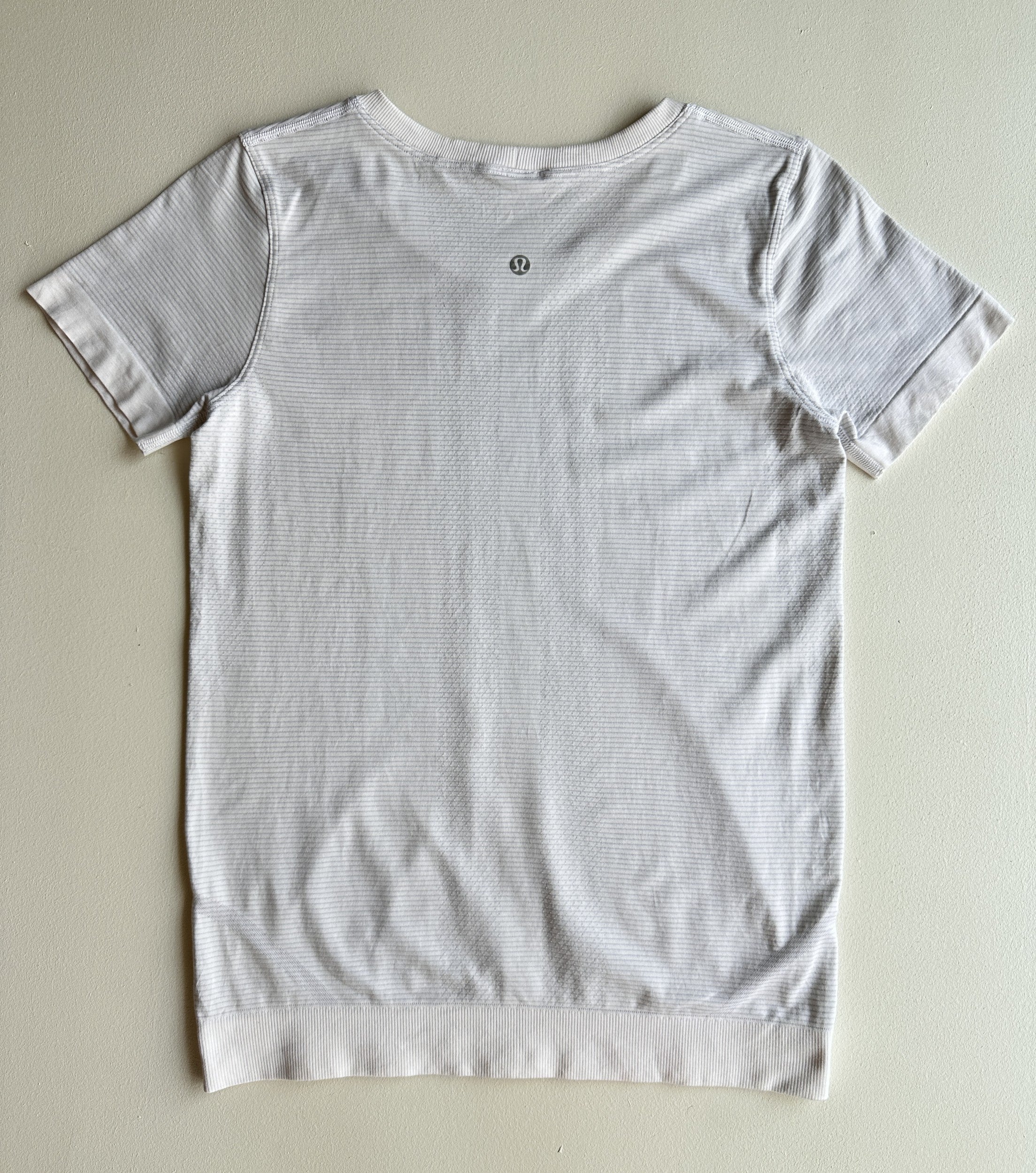 Tier Swiftly Tech Short Sleeve Top in Heather White — preloved Lululemon