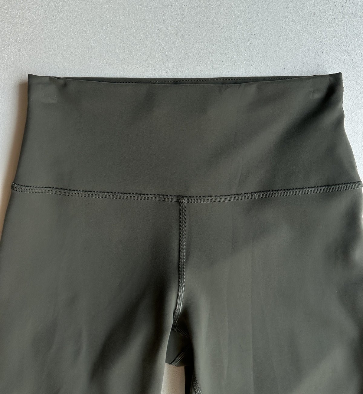 Wunder Train Contour Fit High Rise Tight 28" in smoked spruce — preloved Lululemon