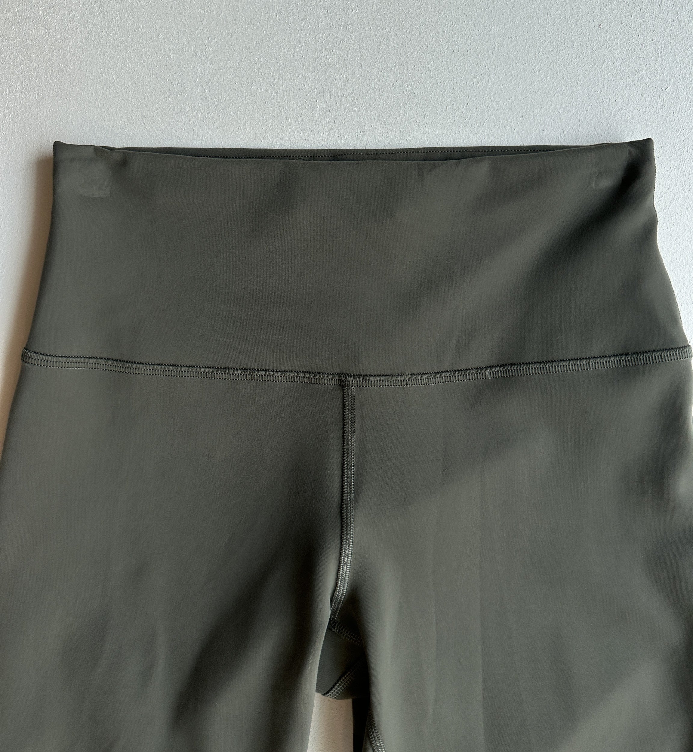 Wunder Train Contour Fit High Rise Tight 28" in smoked spruce — preloved Lululemon