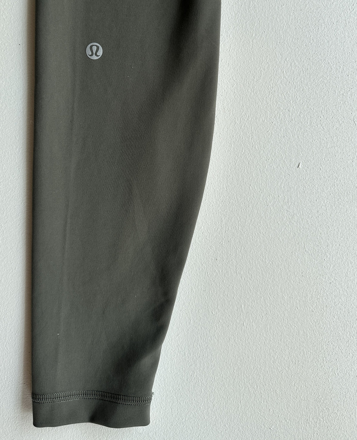 Wunder Train Contour Fit High Rise Tight 28" in smoked spruce — preloved Lululemon