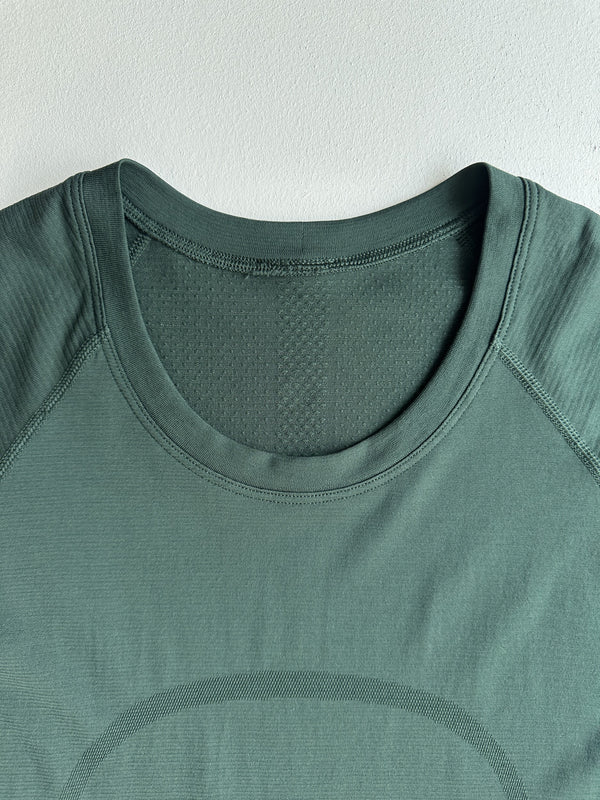 Swiftly Tech Short Sleeve Shirt in Everglade Green — preloved Lululemon