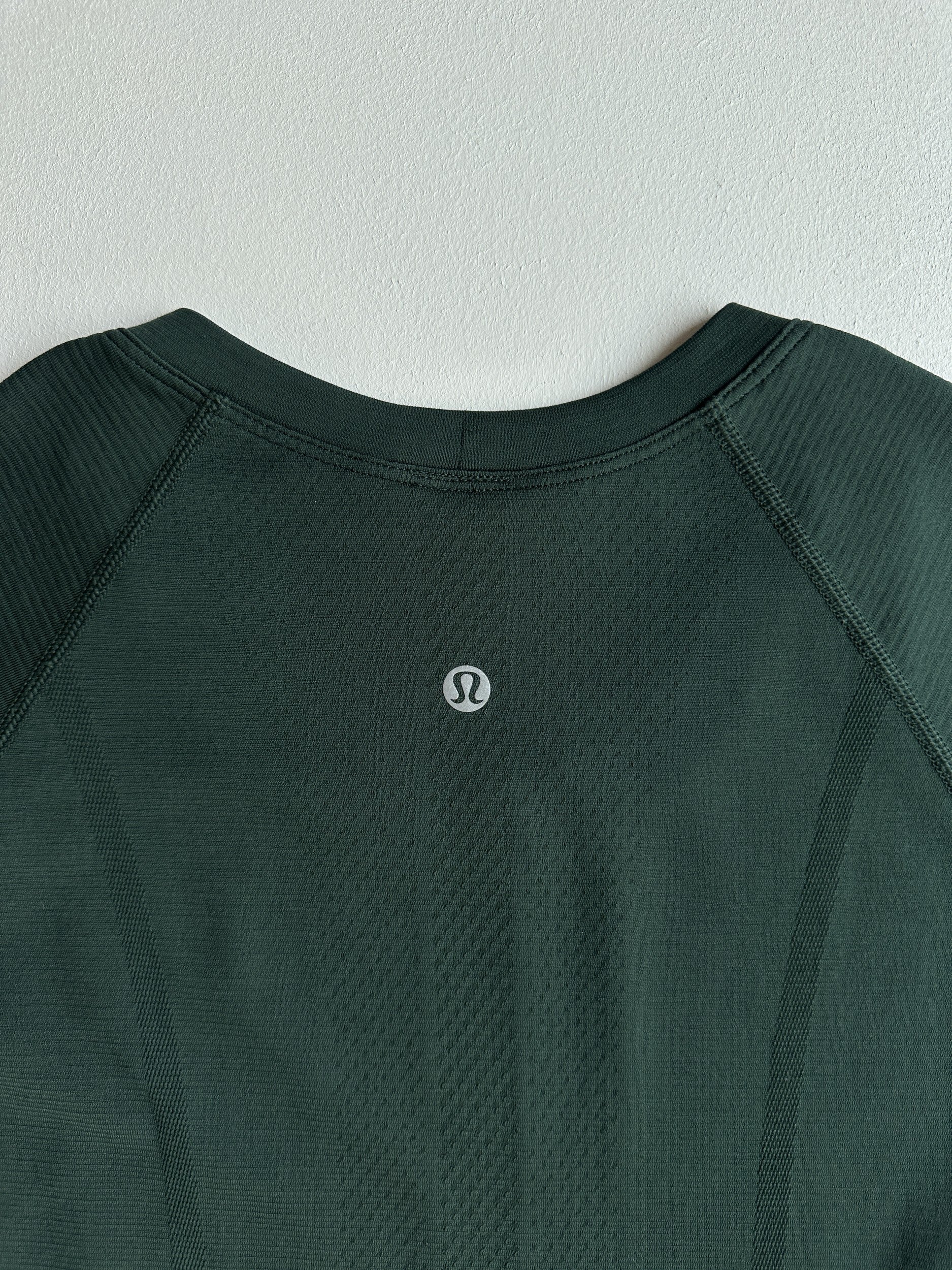 Swiftly Tech Short Sleeve Shirt in Everglade Green — preloved Lululemon