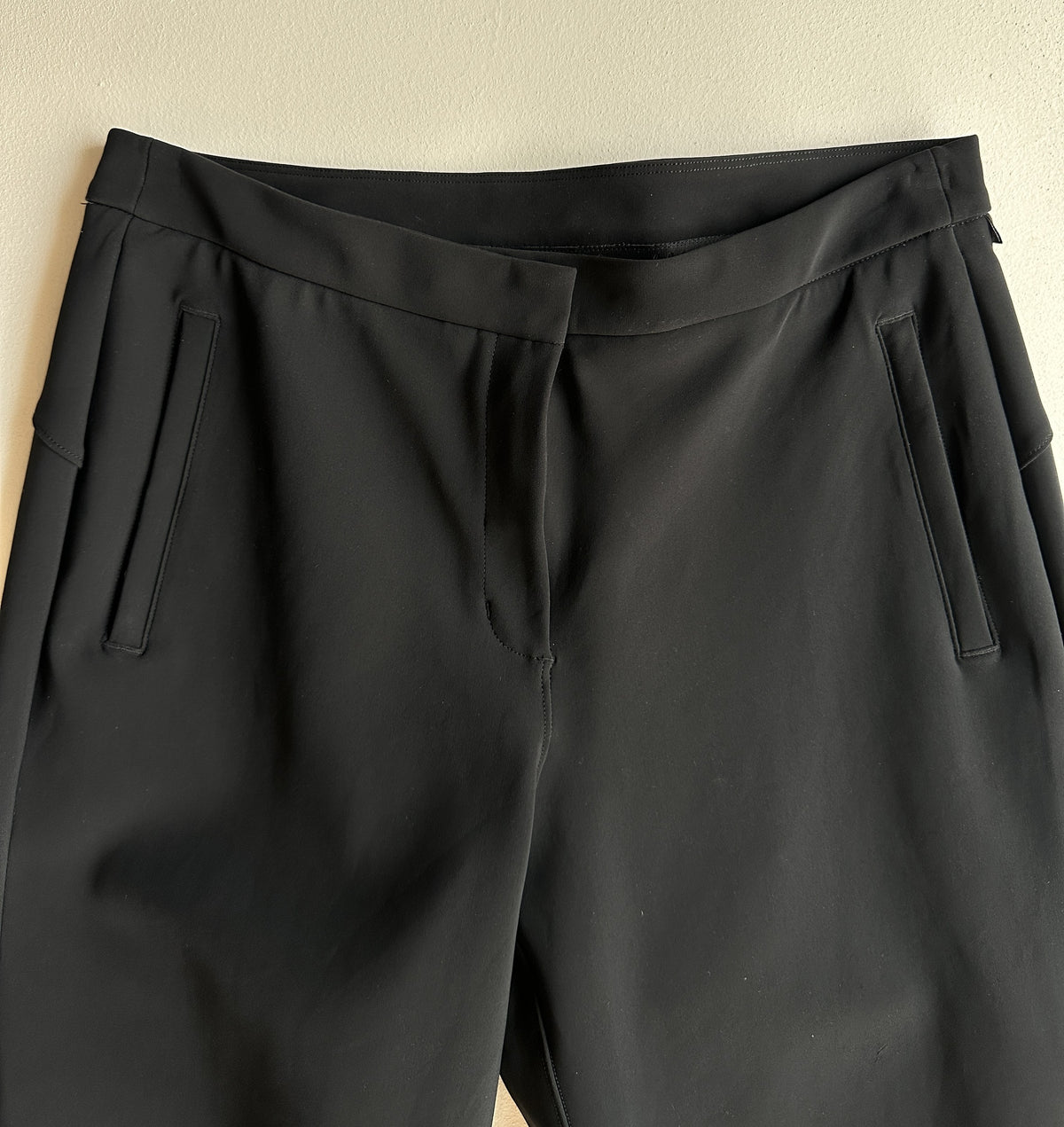 On the Move Pant 28" in Black — preloved Lululemon