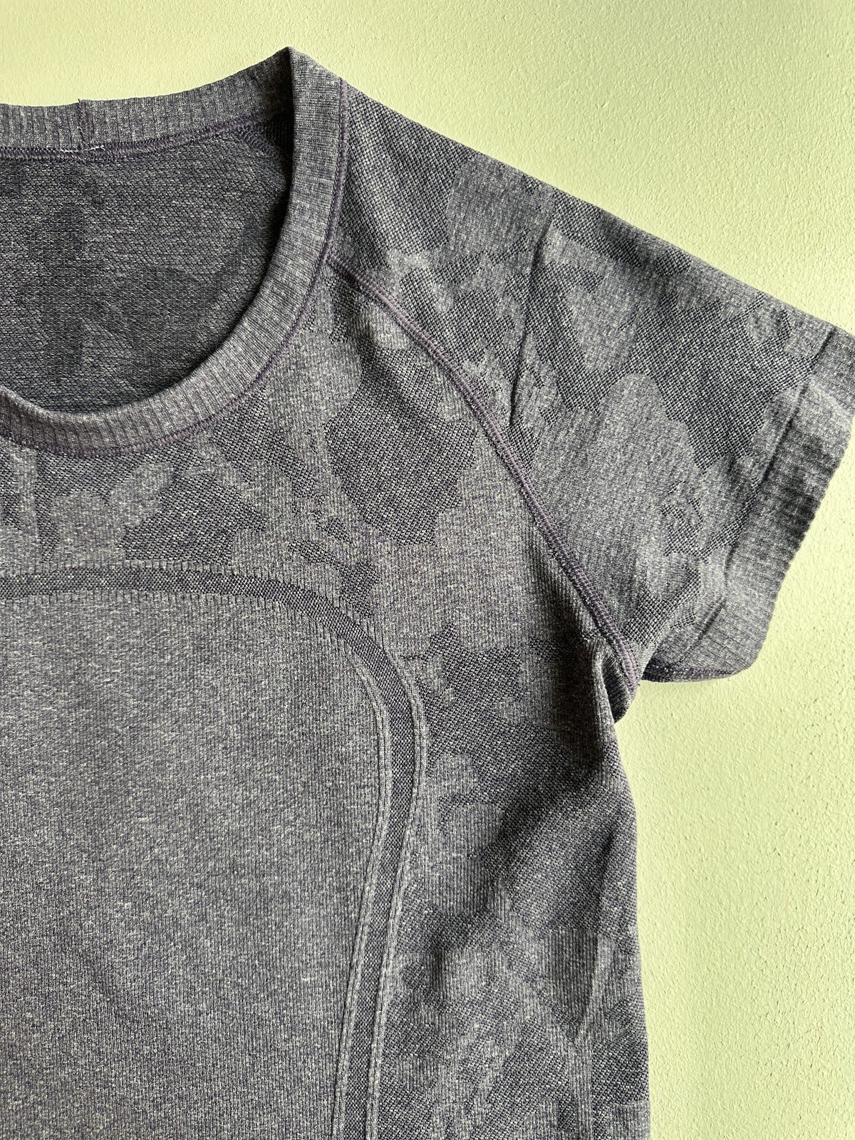 Swiftly Tech Short Sleeve Shirt in Concord Grape — preloved Lululemon