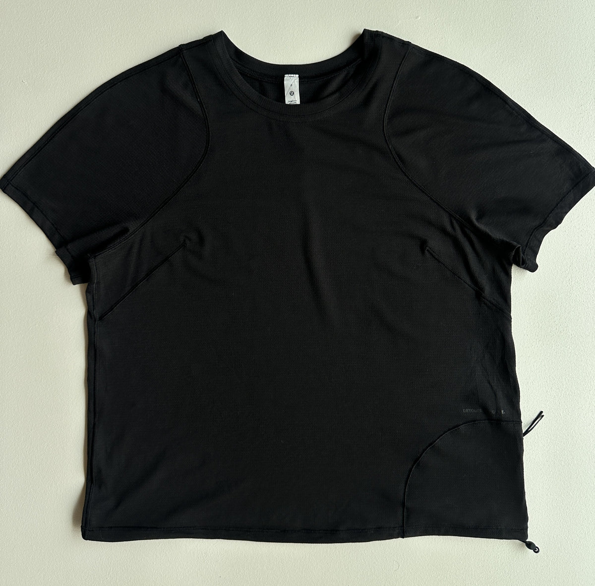 Lightweight Cinched Hem T-Shirt in Black — preloved Lululemon