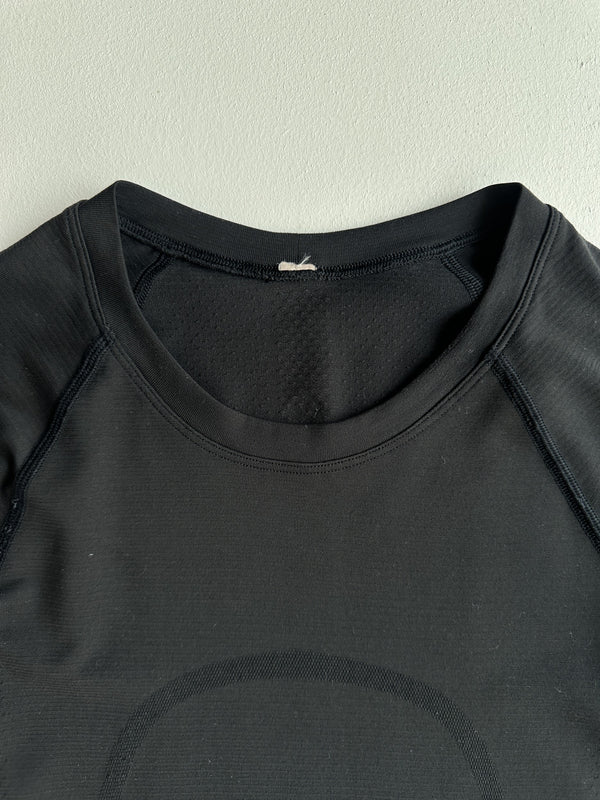 Swiftly Tech Long Sleeve Shirt in Black — preloved Lululemon
