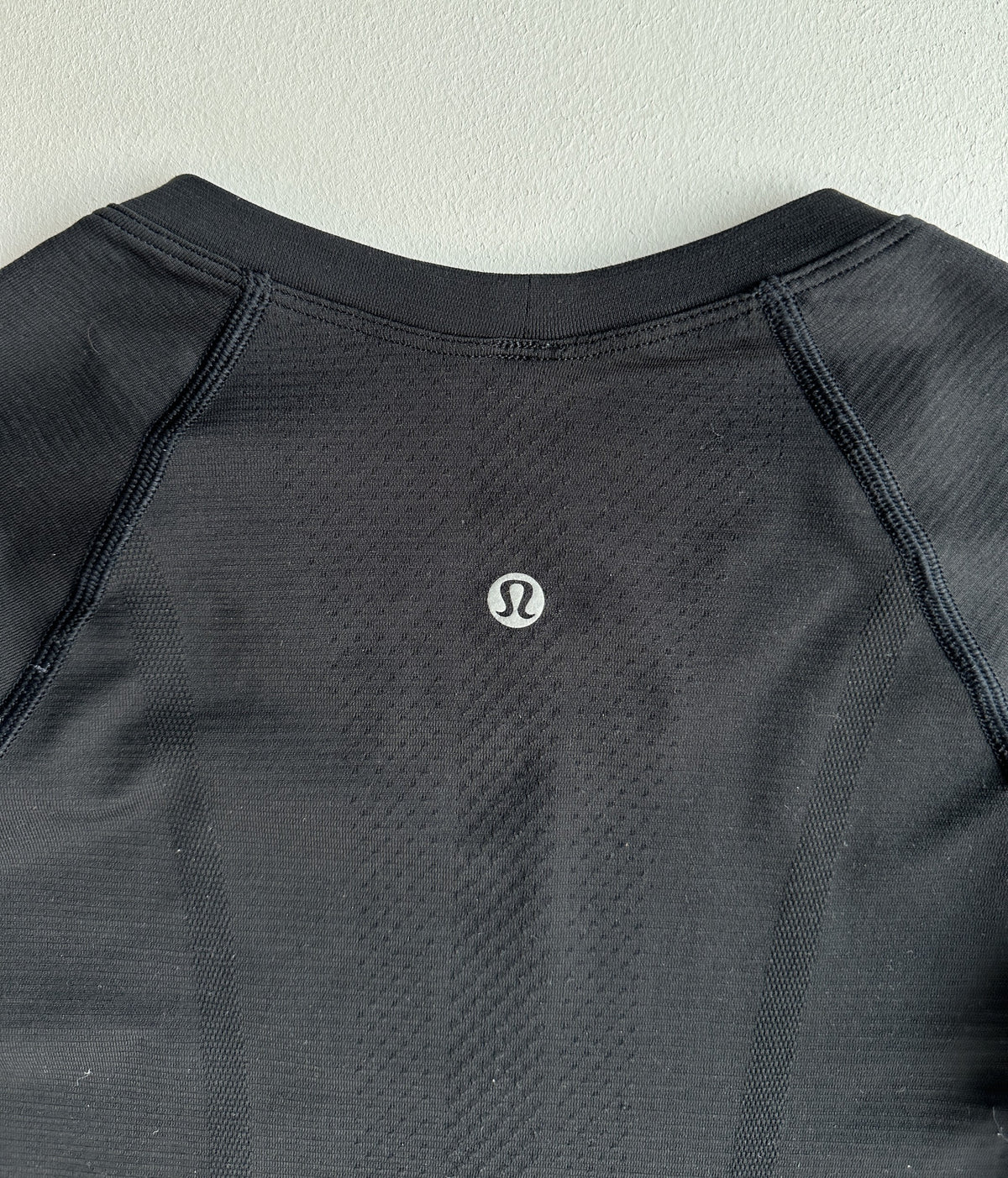 Swiftly Tech Long Sleeve Shirt in Black — preloved Lululemon