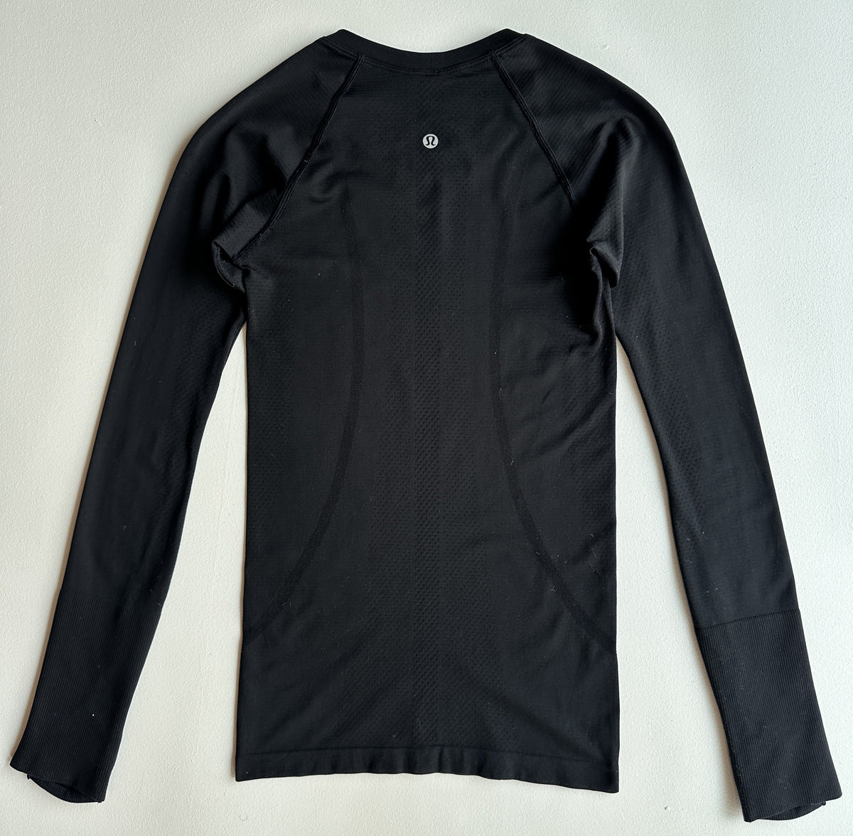 Swiftly Tech Long Sleeve Shirt in Black — preloved Lululemon
