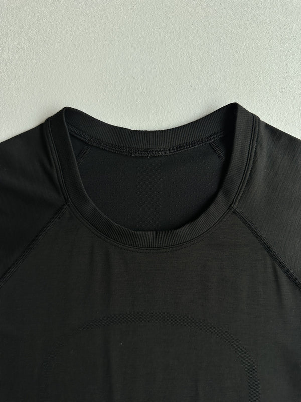Swiftly Tech Short Sleeve Shirt in Black — preloved Lululemon