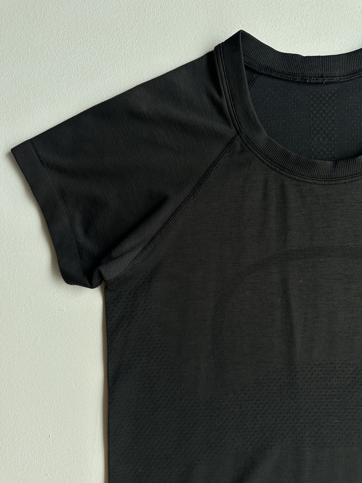 Swiftly Tech Short Sleeve Shirt in Black — preloved Lululemon