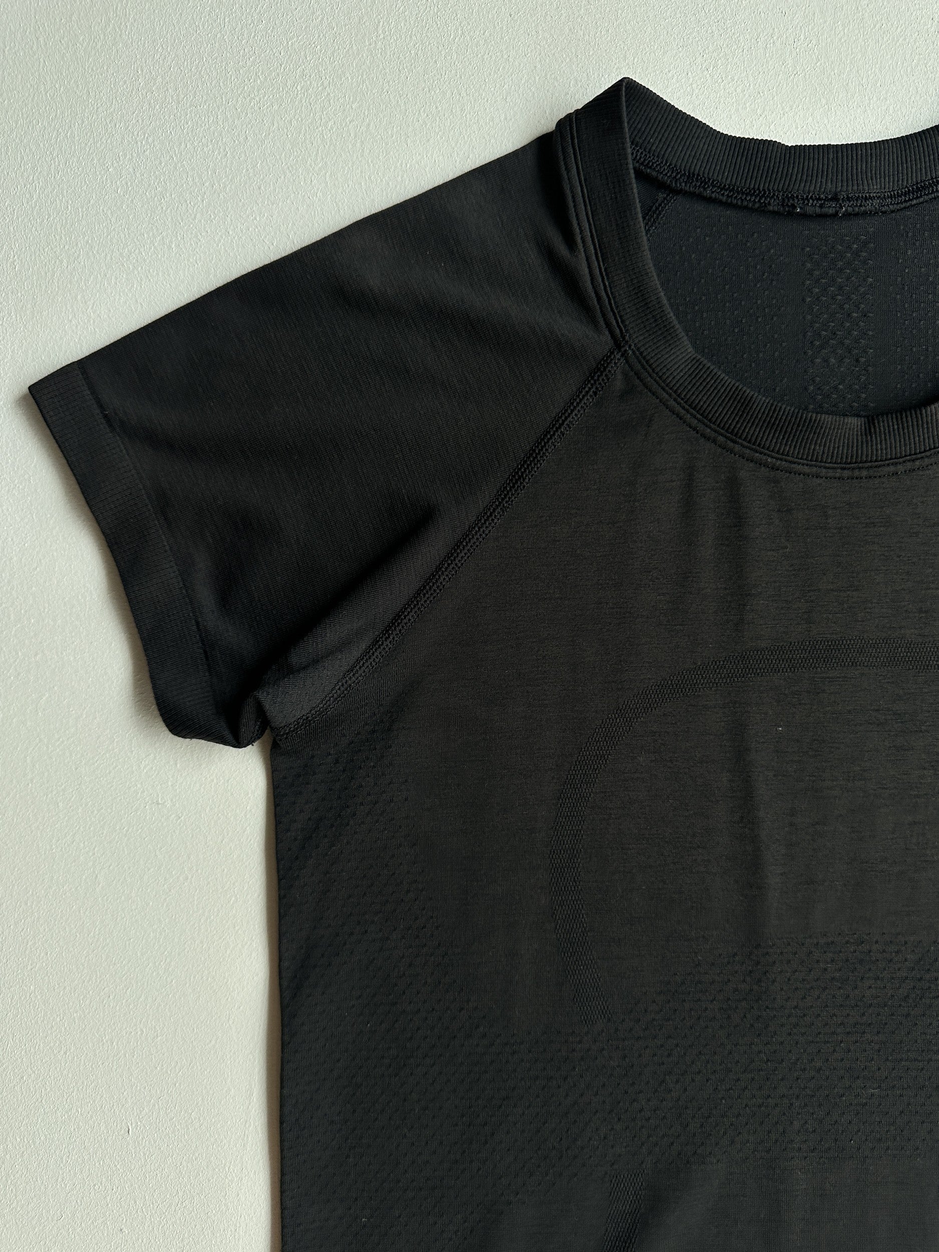 Swiftly Tech Short Sleeve Shirt in Black — preloved Lululemon