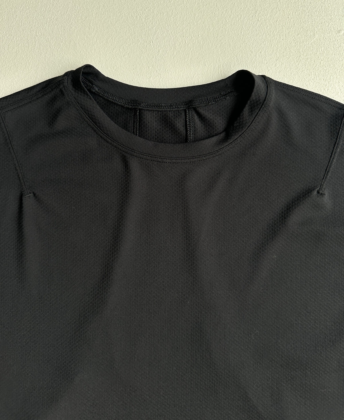 Abrasion-Resistant Training Shirt in Black — preloved Lululemon