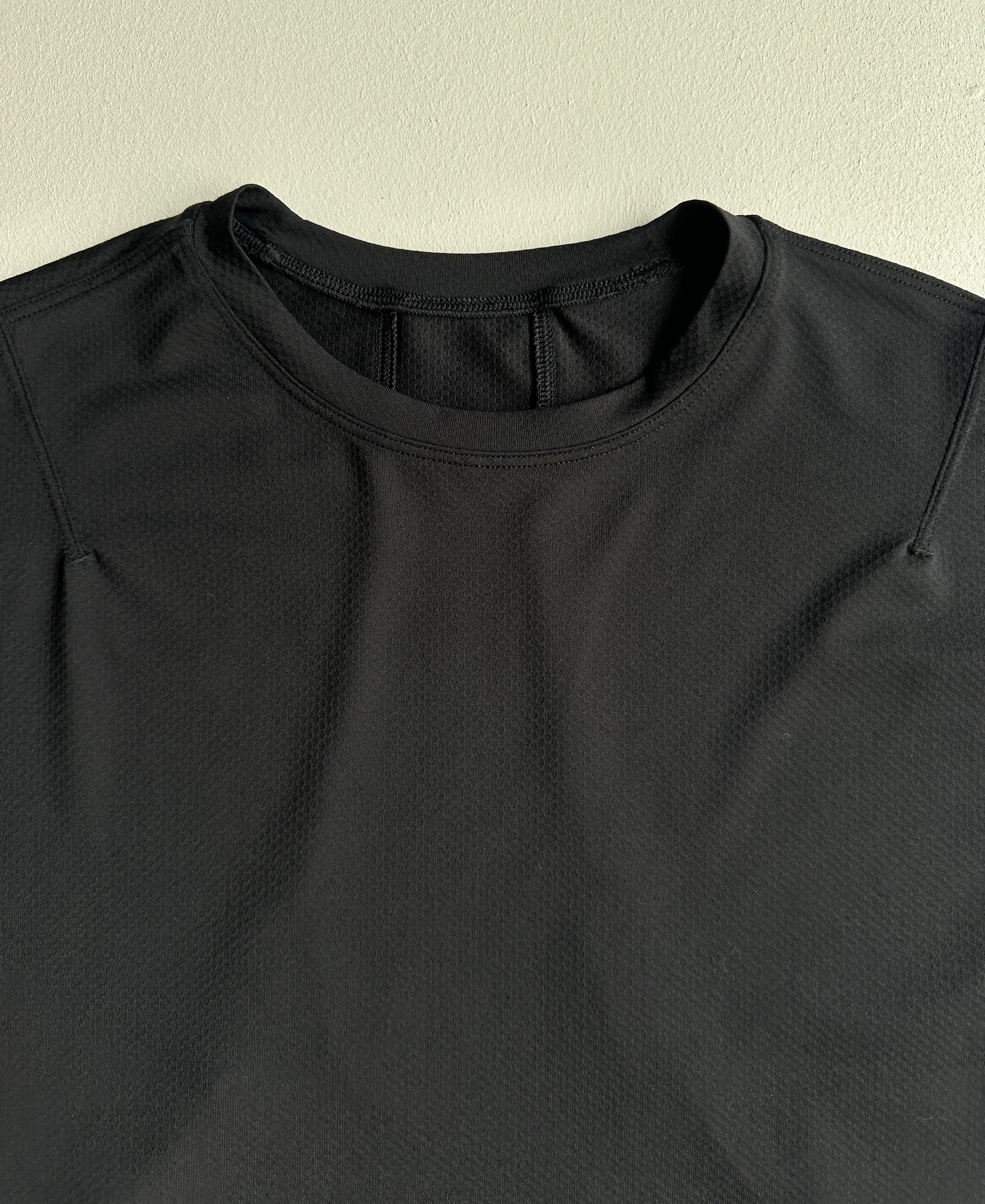 Abrasion-Resistant Training Shirt in Black — preloved Lululemon