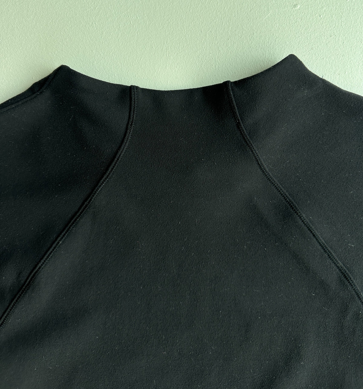 Cropped Running Sweatshirt Extra Insulation in Black — preloved Lululemon