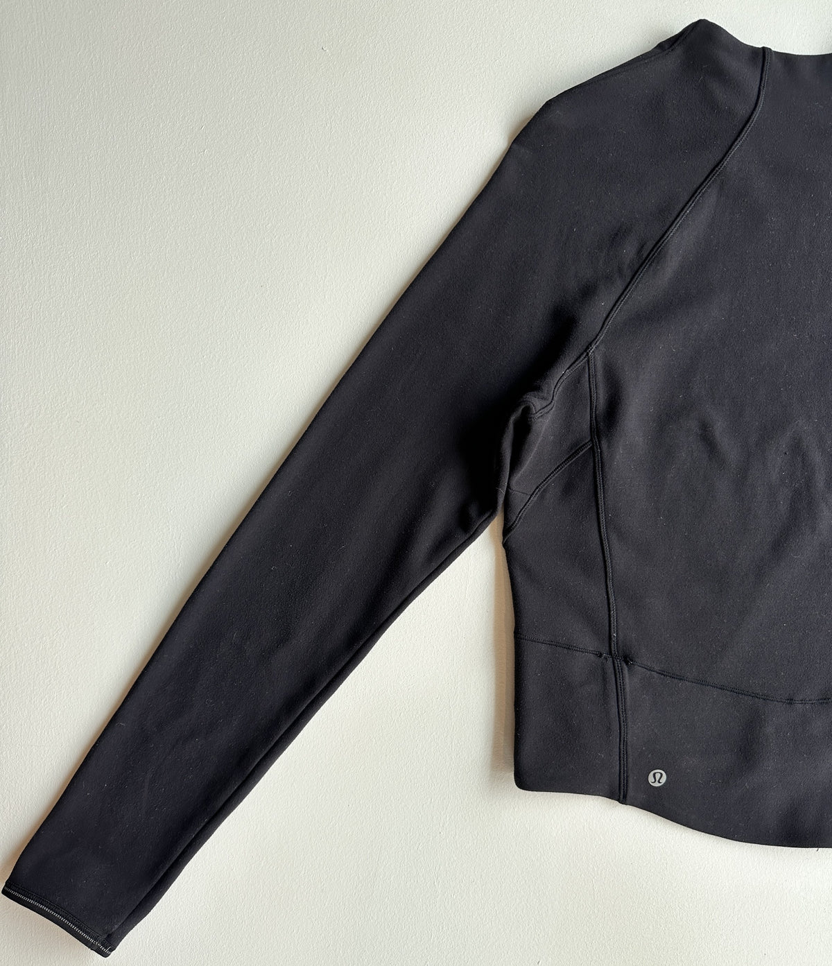 Cropped Running Sweatshirt Extra Insulation in Black — preloved Lululemon