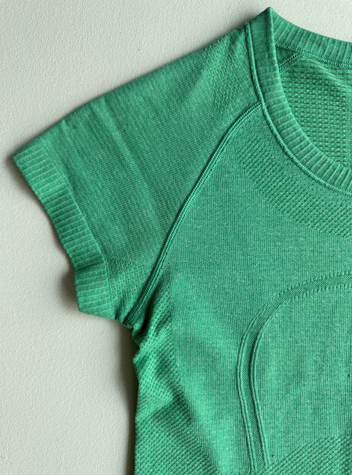Swiftly Tech Short Sleeve Shirt in Scream Green — preloved Lululemon