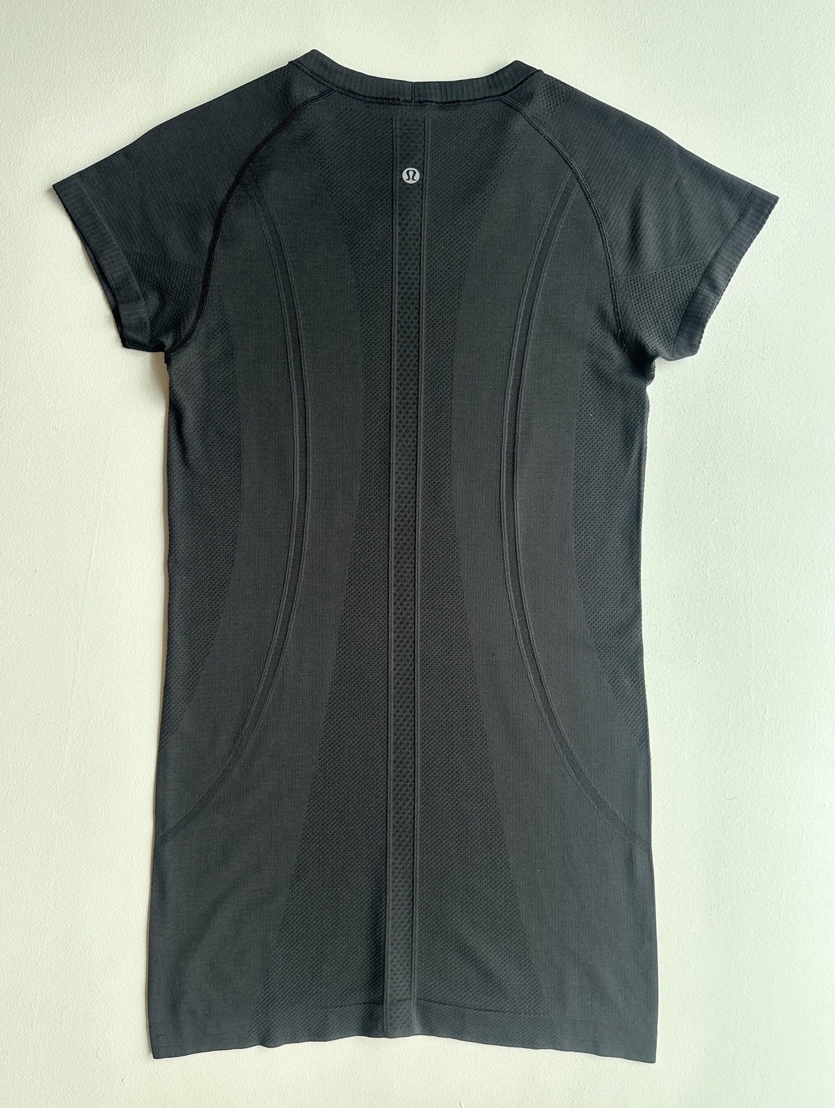 Swiftly Tech Short Sleeve Shirt in Black — preloved Lululemon