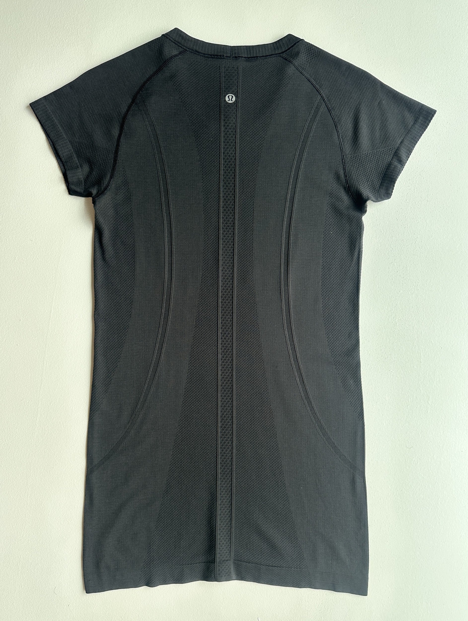 Swiftly Tech Short Sleeve Shirt in Black — preloved Lululemon