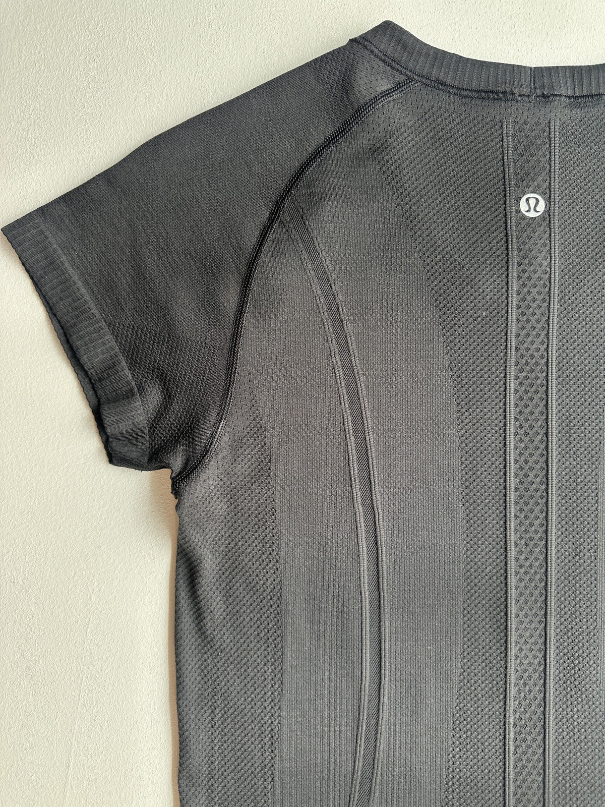 Swiftly Tech Short Sleeve Shirt in Black — preloved Lululemon