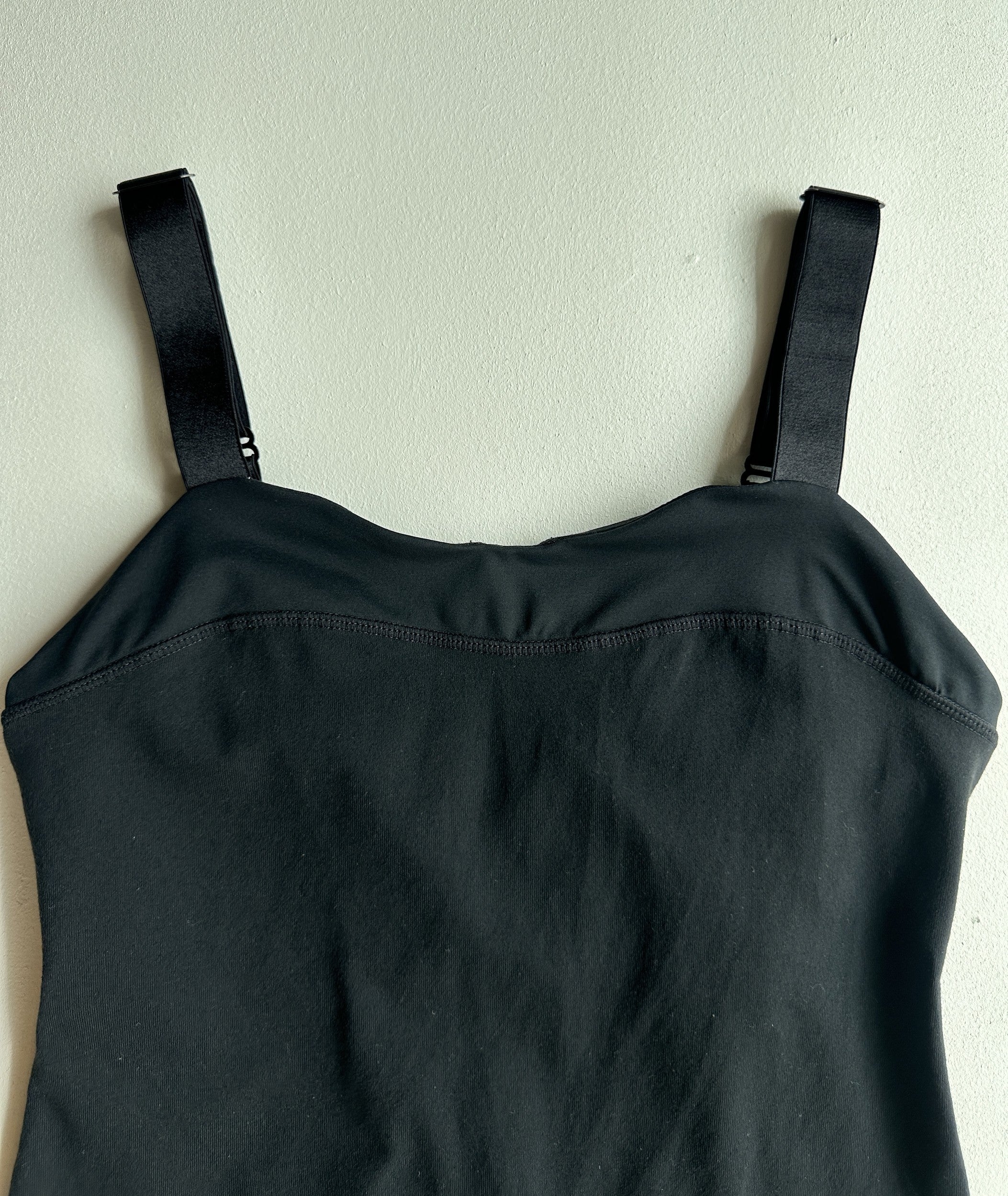 Simply Sleek Tank in Black — preloved Lululemon