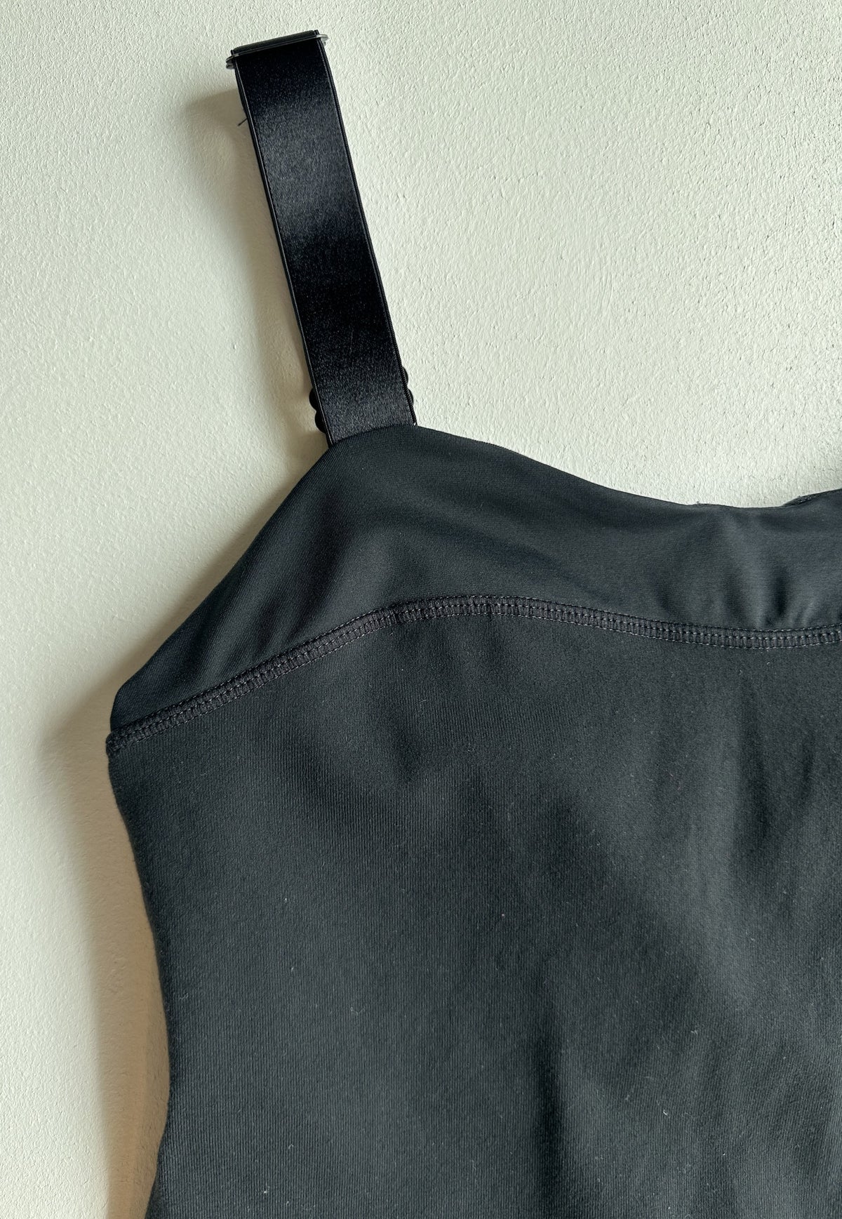 Simply Sleek Tank in Black — preloved Lululemon
