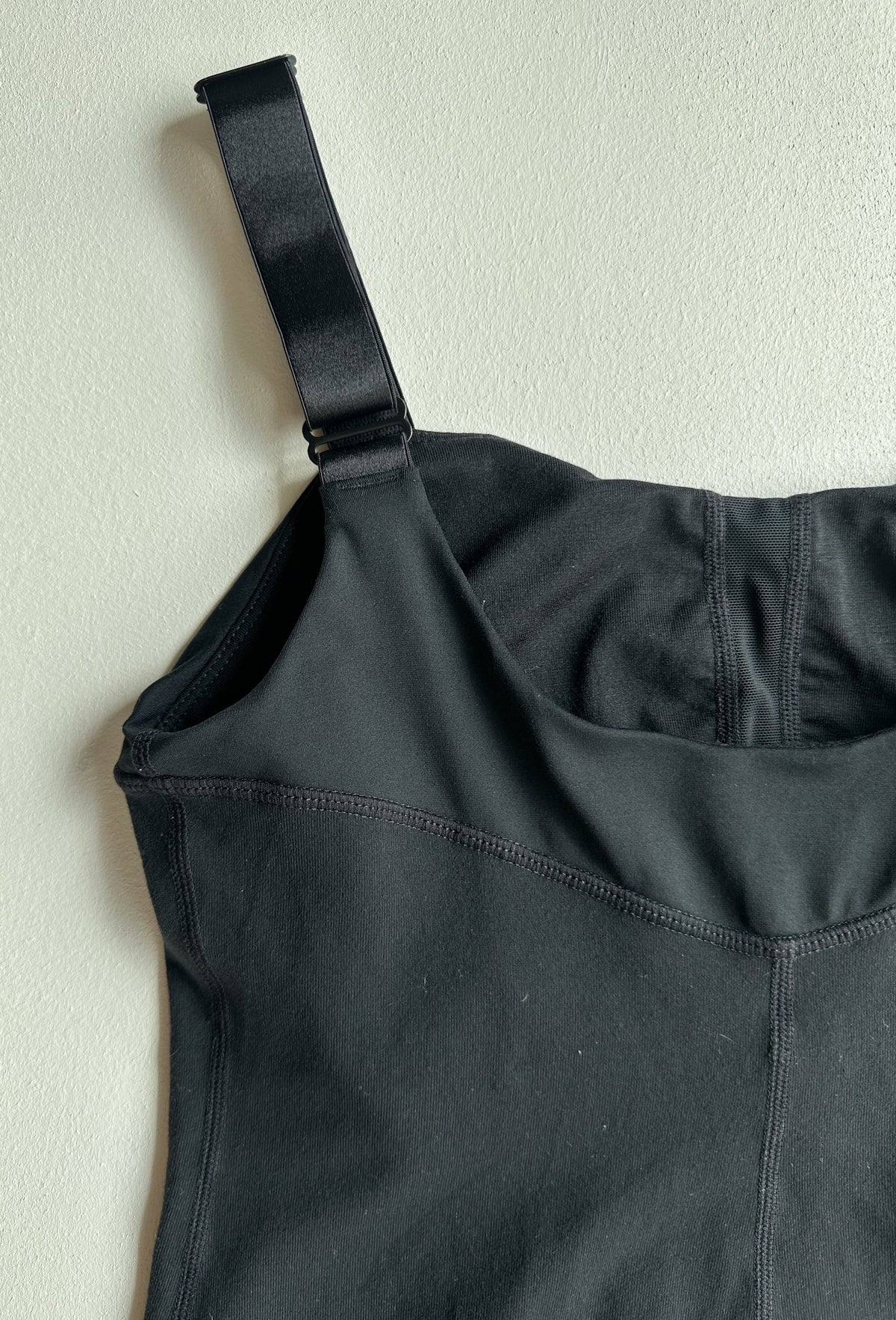 Simply Sleek Tank in Black — preloved Lululemon