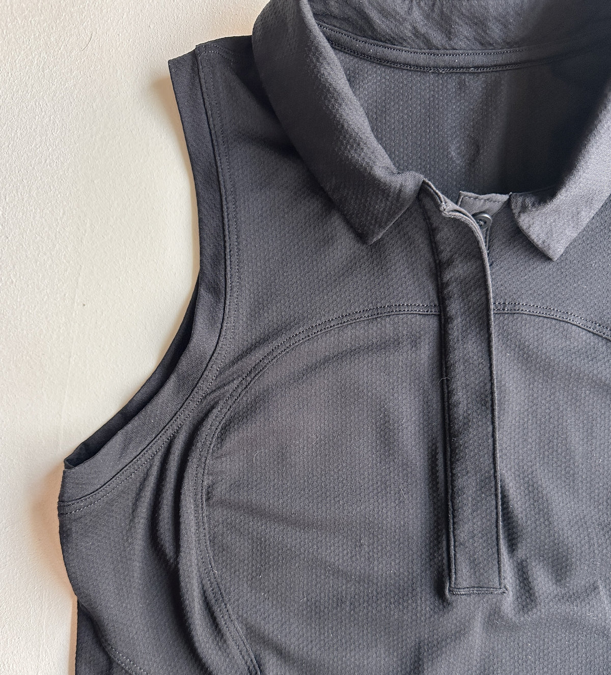 Sleeveless Polo Shirt in Black — preloved Lululemon