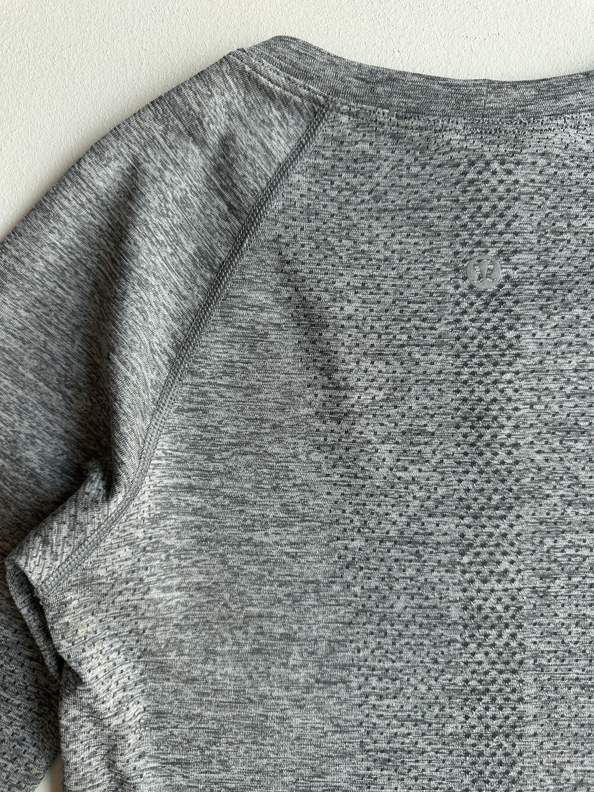Swiftly Tech Long Sleeve in Slate White — preloved Lululemon