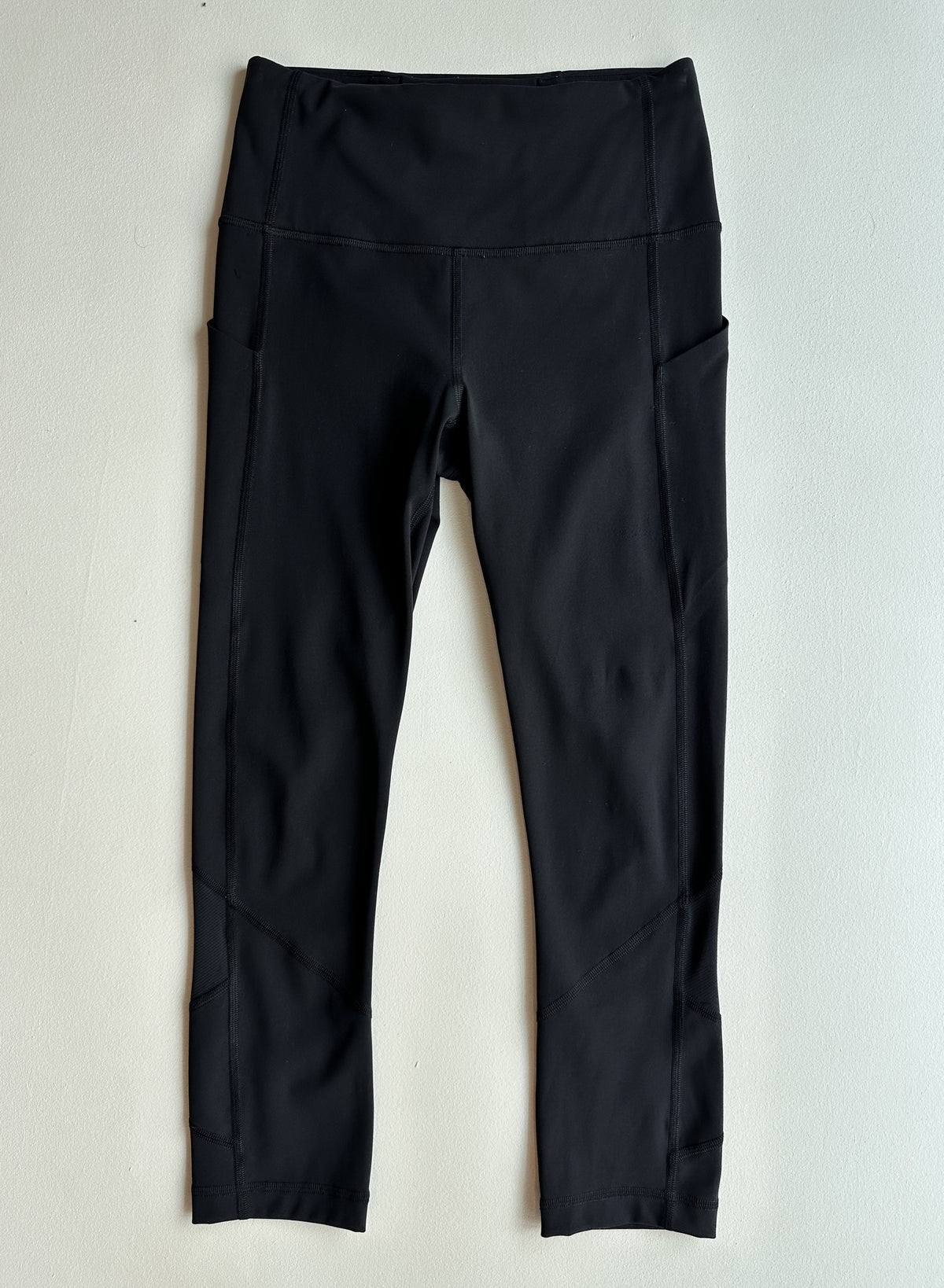 Pace Rival High-Rise Crop 22" in Black — preloved Lululemon