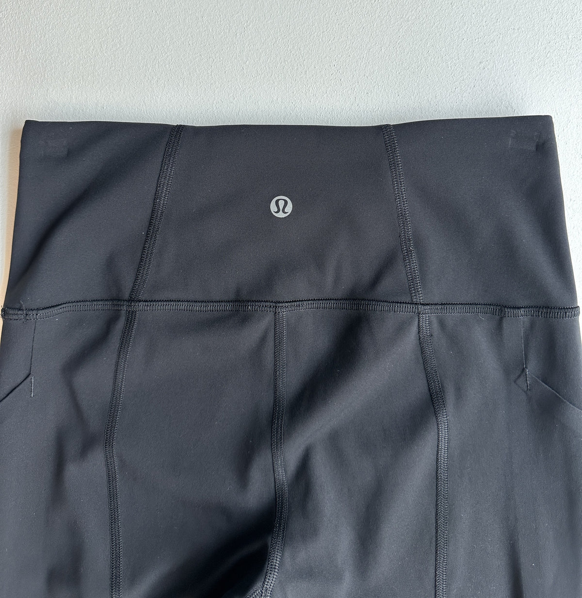 Pace Rival High-Rise Crop 22" in Black — preloved Lululemon