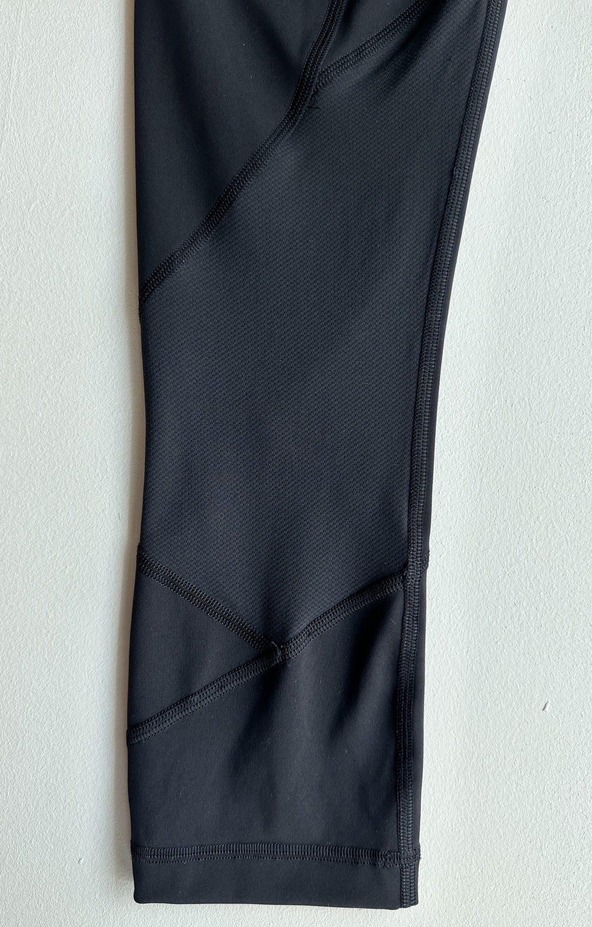 Pace Rival High-Rise Crop 22" in Black — preloved Lululemon