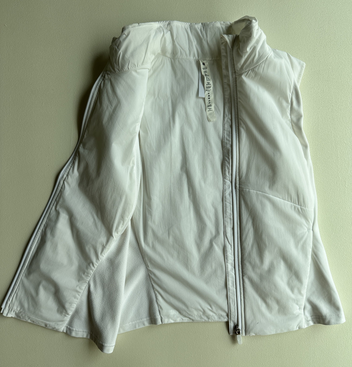Push Your Pace Vest in White — preloved Lululemon